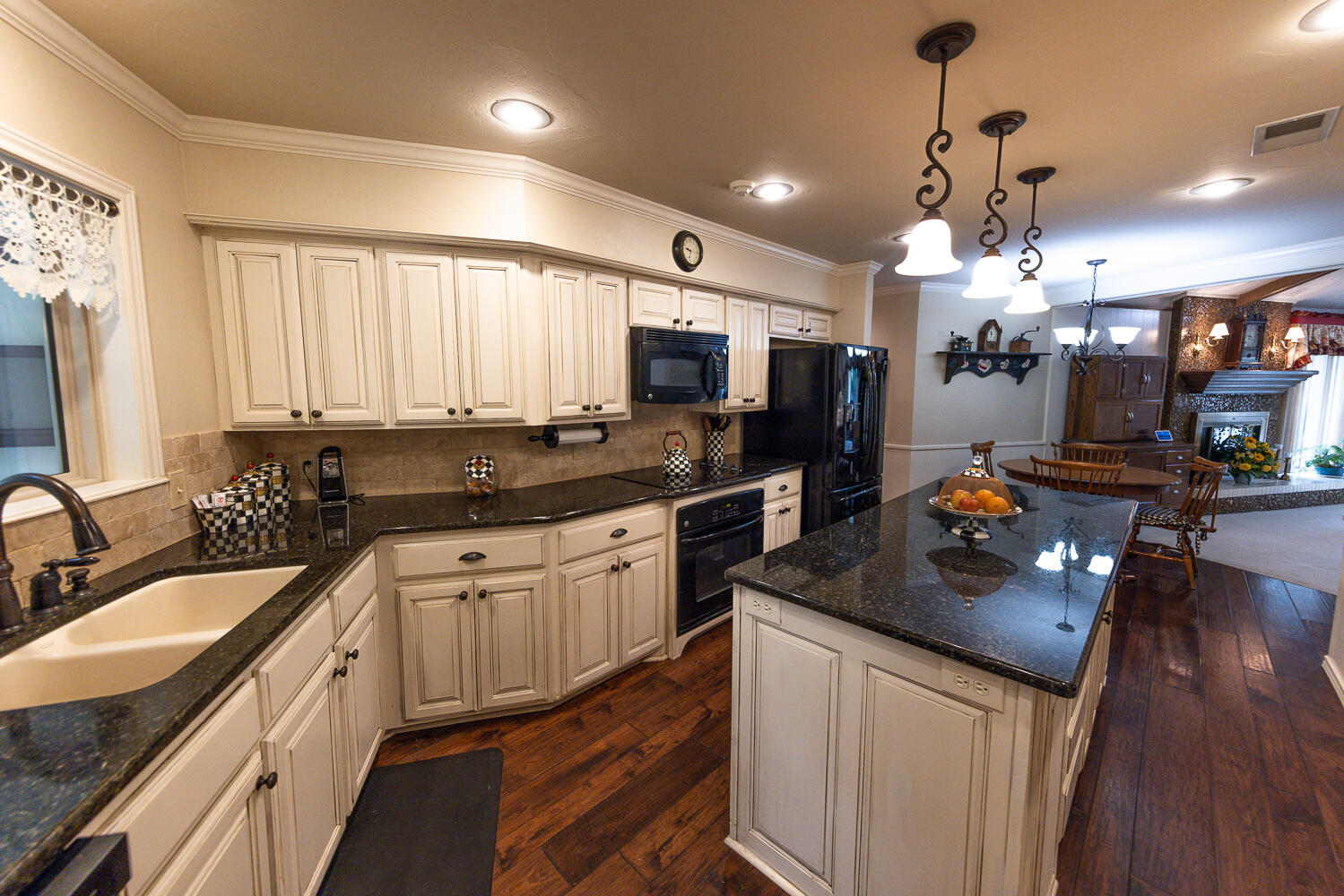 5212 27th Street Lubbock, TX 79407 - Photo 9 of 32 2L9A9867