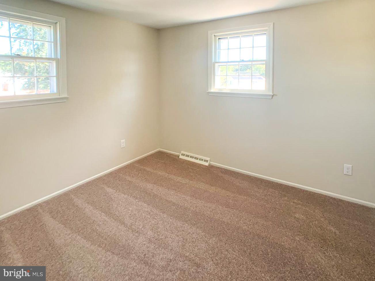 10 Roanoke Road Clementon, NJ 08021 - Photo 23 of 28