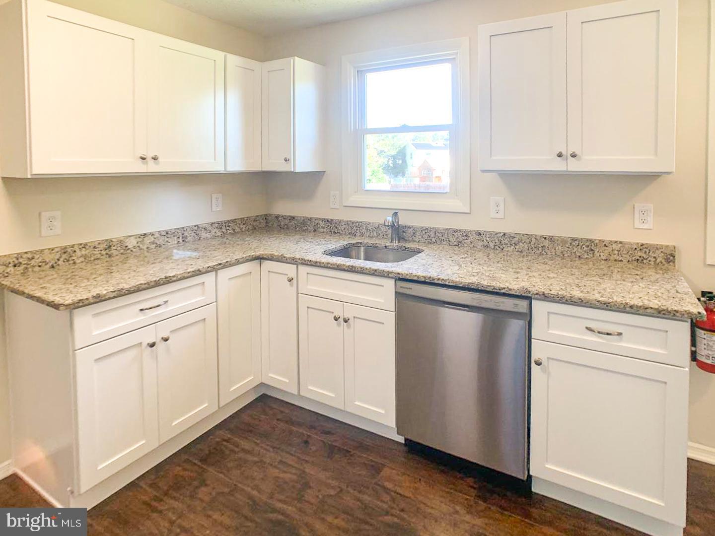 10 Roanoke Road Clementon, NJ 08021 - Photo 4 of 28