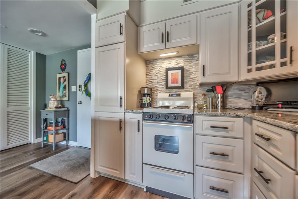 4545 Wornall Road, Unit 101 Kansas City, MO 64111 - Photo 11 of 27