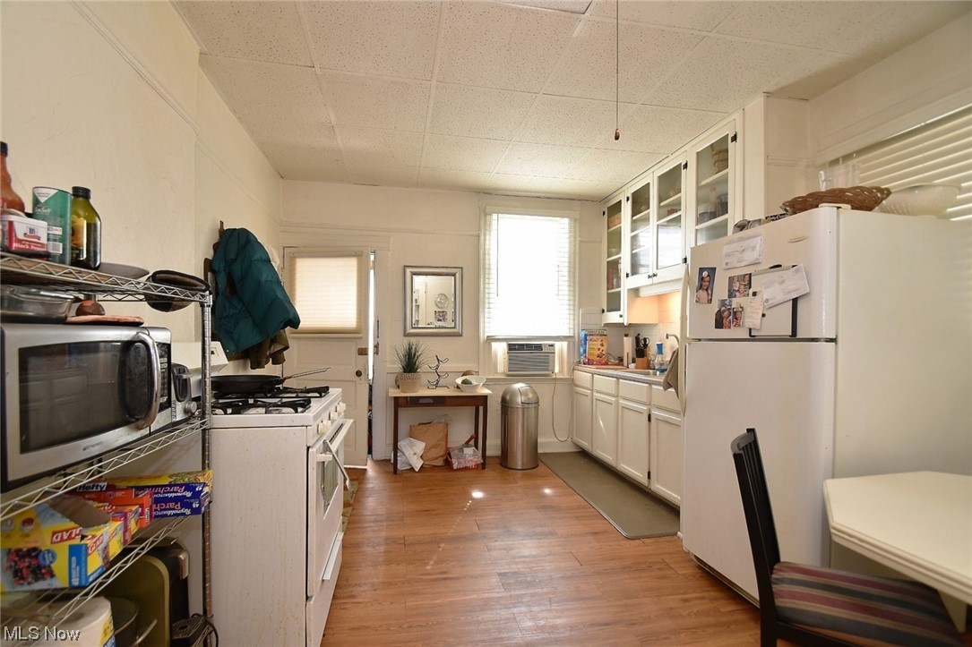 2075 Murray Hill Road Cleveland, OH 44106 - Photo 13 of 15 LARGE KITCHEN