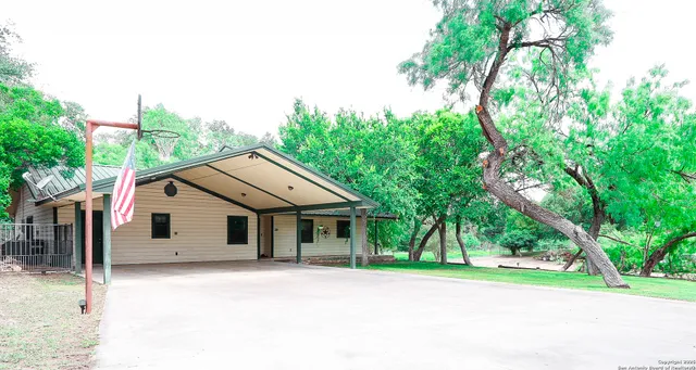 $339,500 | 39 Oak Lane, Brackettville, TX 78832