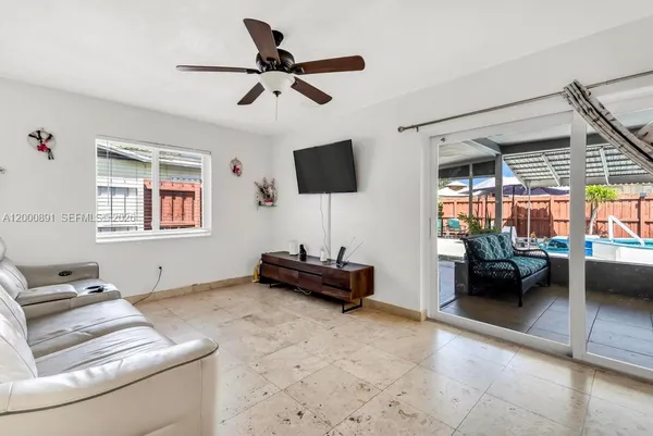 $625,000 | 1301 North 74th Terrace, Hollywood, FL 33024