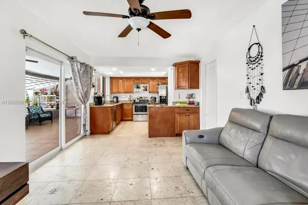 $625,000 | 1301 North 74th Terrace, Hollywood, FL 33024