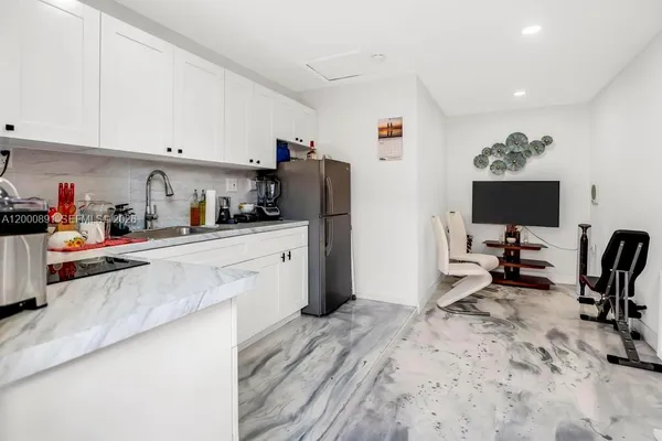 $625,000 | 1301 North 74th Terrace, Hollywood, FL 33024