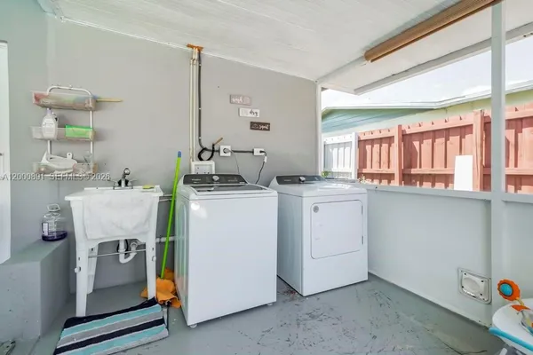$625,000 | 1301 North 74th Terrace, Hollywood, FL 33024