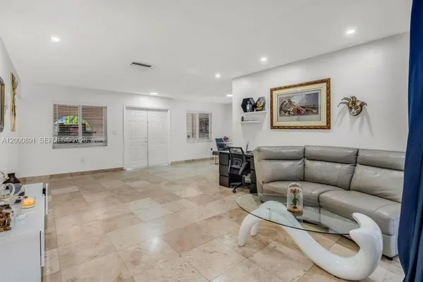 $625,000 | 1301 North 74th Terrace, Hollywood, FL 33024