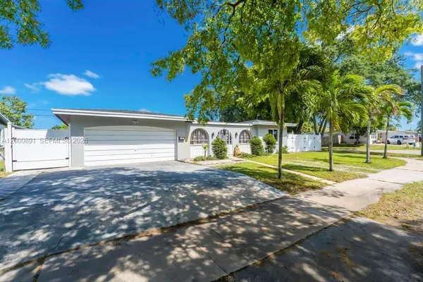 $625,000 | 1301 North 74th Terrace, Hollywood, FL 33024