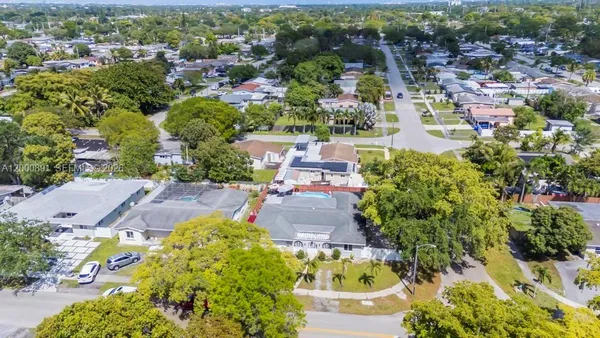 $625,000 | 1301 North 74th Terrace, Hollywood, FL 33024
