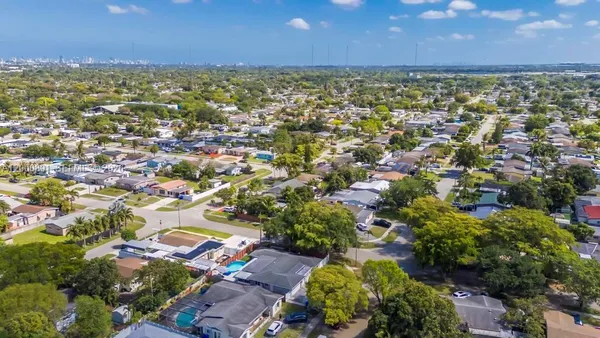 $625,000 | 1301 North 74th Terrace, Hollywood, FL 33024