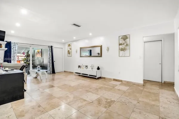 $625,000 | 1301 North 74th Terrace, Hollywood, FL 33024
