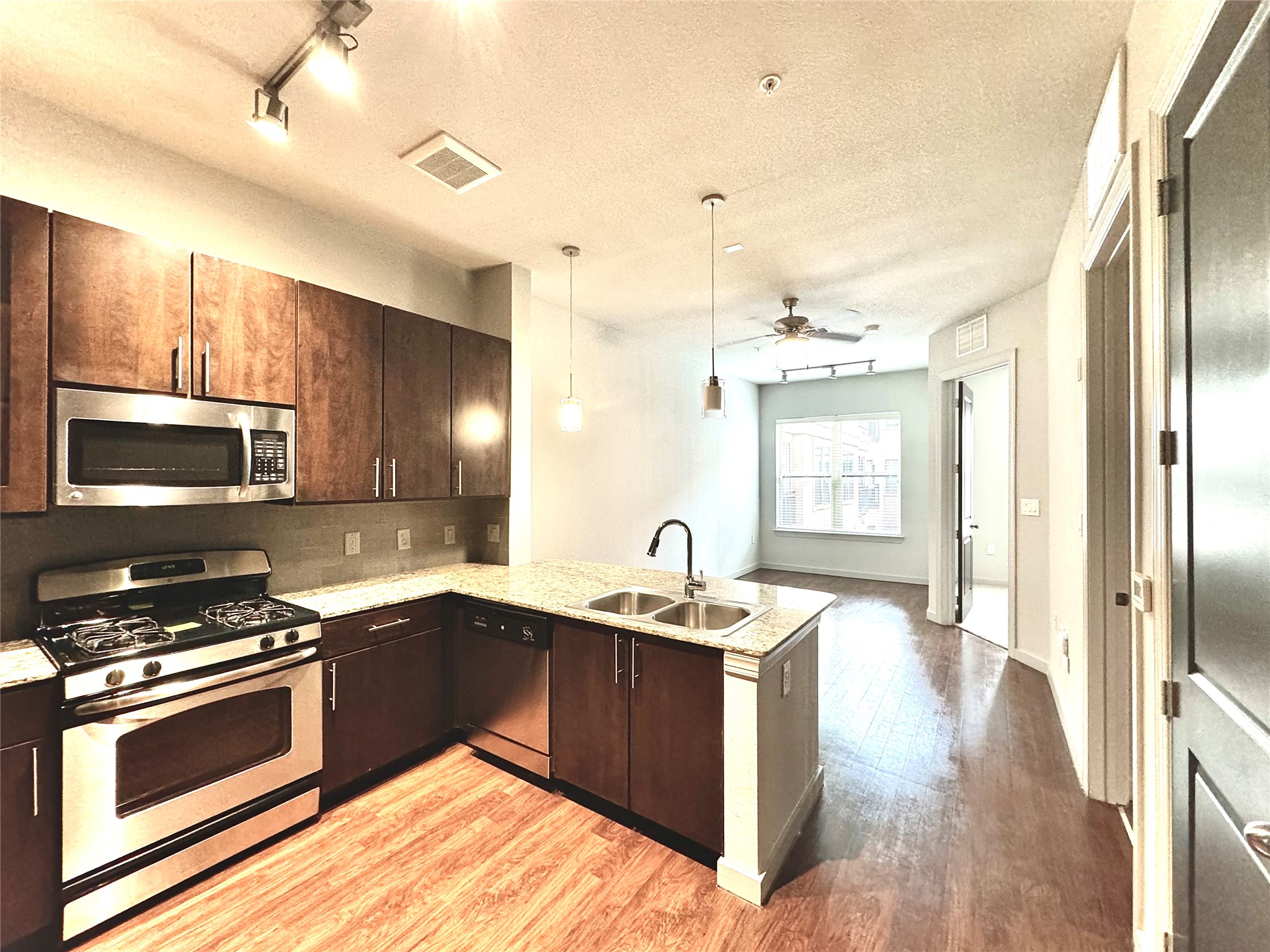 2525 McCue Road, Unit 443 Houston, TX 77056 - Photo 1 of 23