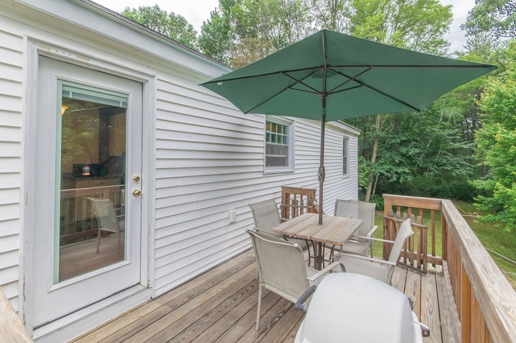 37 Mountain Road Holyoke, MA 01040 - Photo 2 of 39