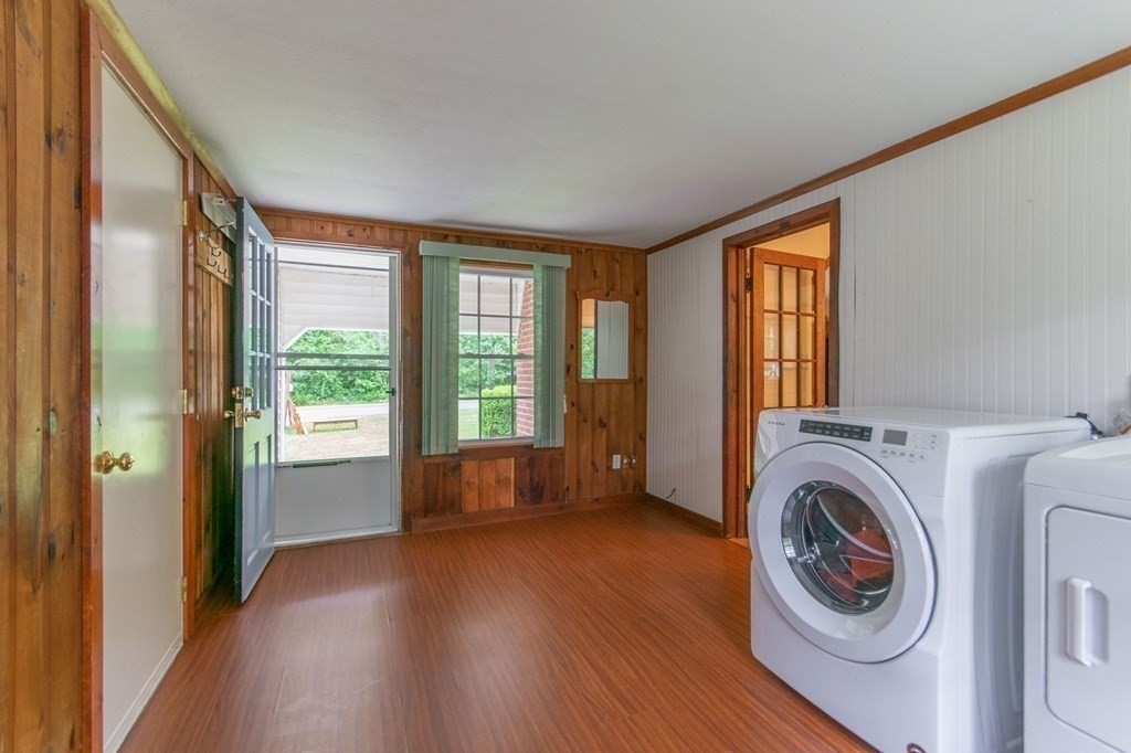 37 Mountain Road Holyoke, MA 01040 - Photo 23 of 39