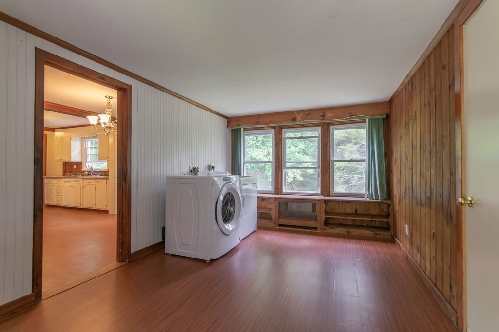 37 Mountain Road Holyoke, MA 01040 - Photo 24 of 39