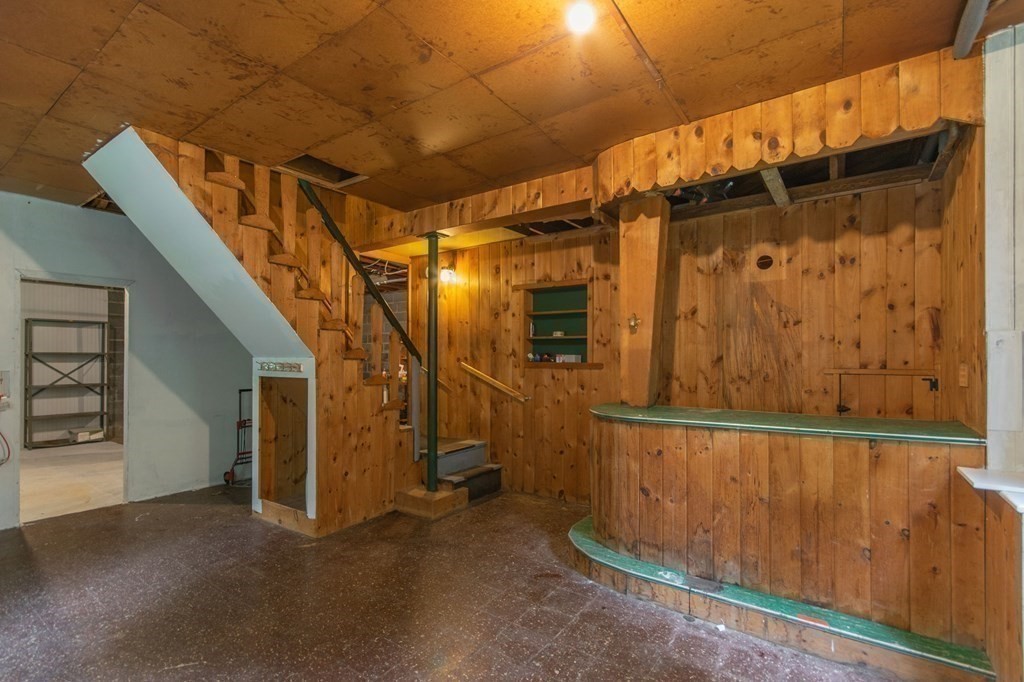 37 Mountain Road Holyoke, MA 01040 - Photo 25 of 39