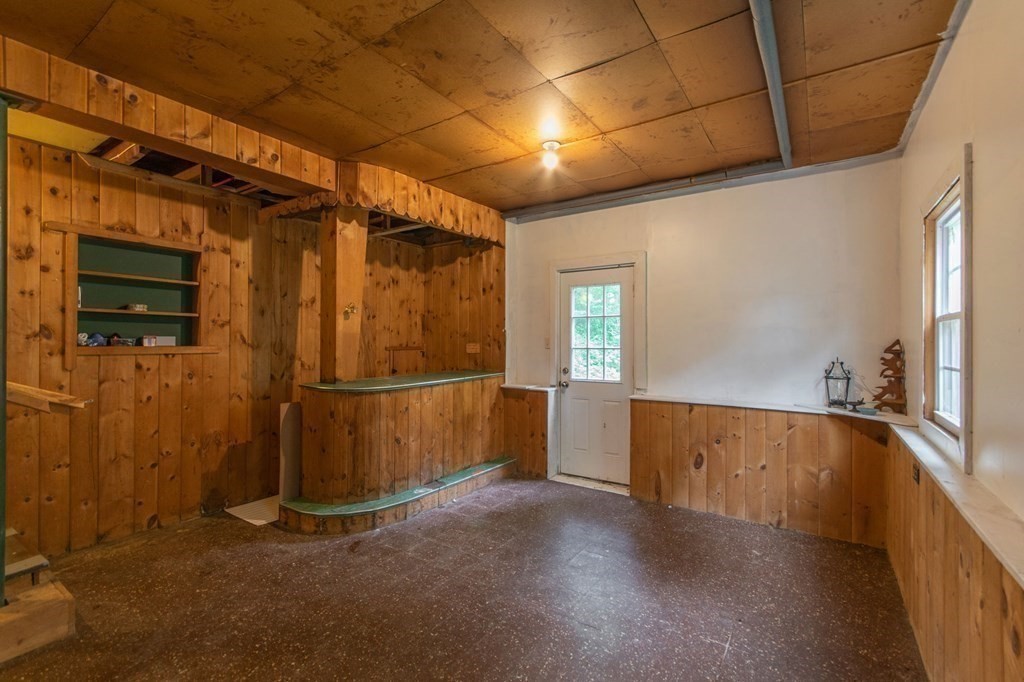 37 Mountain Road Holyoke, MA 01040 - Photo 27 of 39