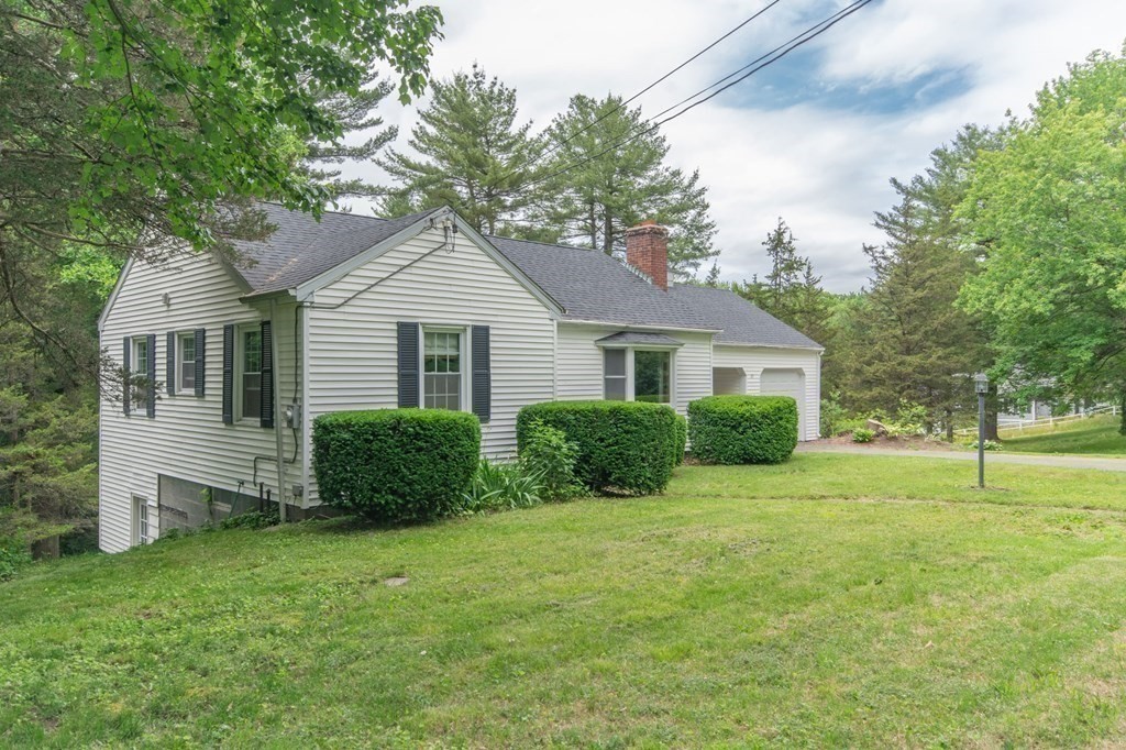 37 Mountain Road Holyoke, MA 01040 - Photo 33 of 39