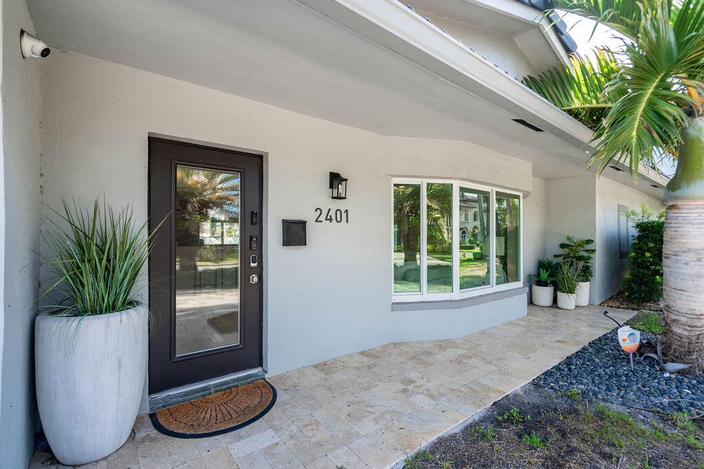2401 Northeast 33rd Street Lighthouse Point, FL 33064 - Photo 6 of 45 DSC01044