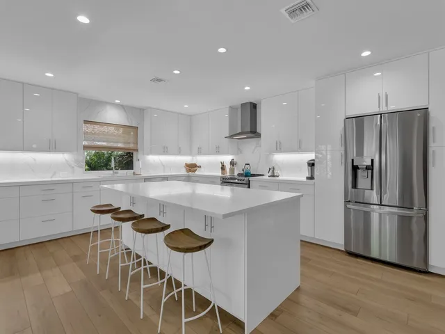 $8,500 | 3902 Sabal Palm Drive, Vero Beach, FL 32963