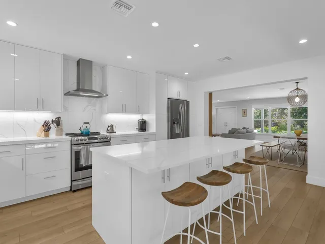 $8,500 | 3902 Sabal Palm Drive, Vero Beach, FL 32963