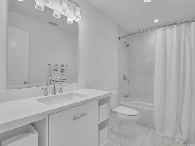 $8,500 | 3902 Sabal Palm Drive, Vero Beach, FL 32963