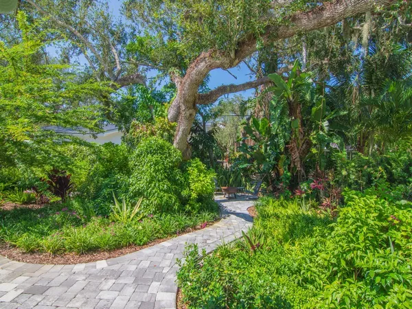 $11,500 | 3902 Sabal Palm Drive, Vero Beach, FL 32963