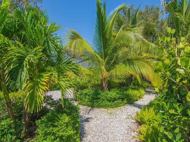 $8,500 | 3902 Sabal Palm Drive, Vero Beach, FL 32963