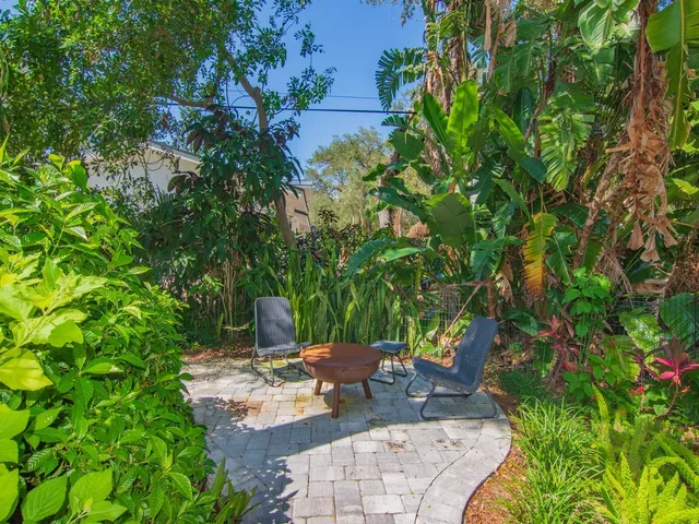 $8,500 | 3902 Sabal Palm Drive, Vero Beach, FL 32963