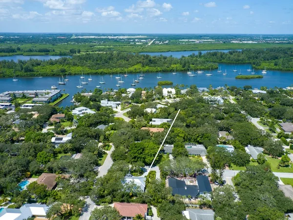 $11,500 | 3902 Sabal Palm Drive, Vero Beach, FL 32963