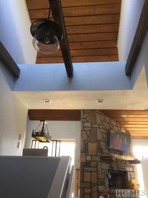 81-37 Emerald Ridge Road, Unit 37 Sapphire, NC 28774 - Photo 4 of 19 Gallery Image 4