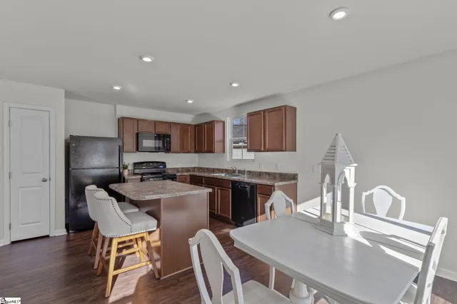 $250,000 | 744 Parkside Drive, Woodruff, SC 29388