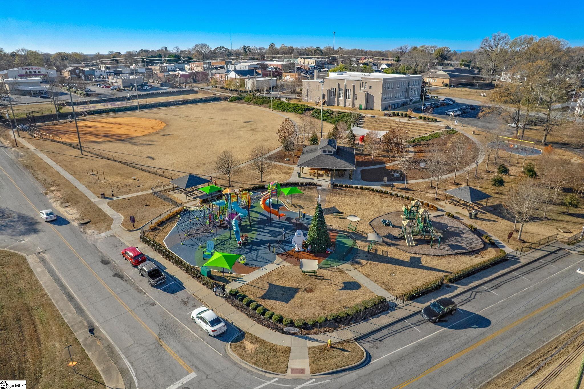 744 Parkside Drive Woodruff, SC 29388 - Photo 31 of 36