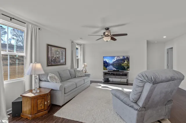 $250,000 | 744 Parkside Drive, Woodruff, SC 29388