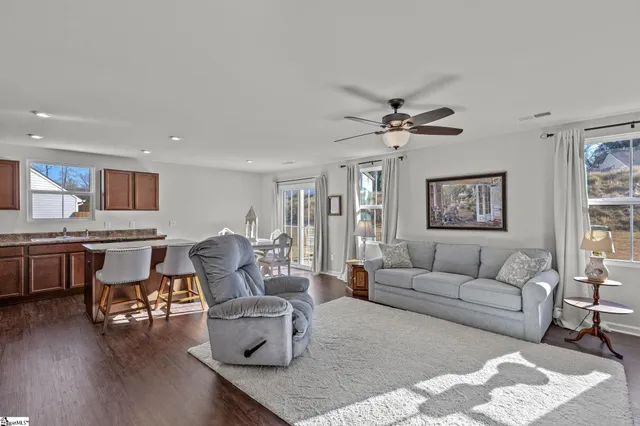 $250,000 | 744 Parkside Drive, Woodruff, SC 29388