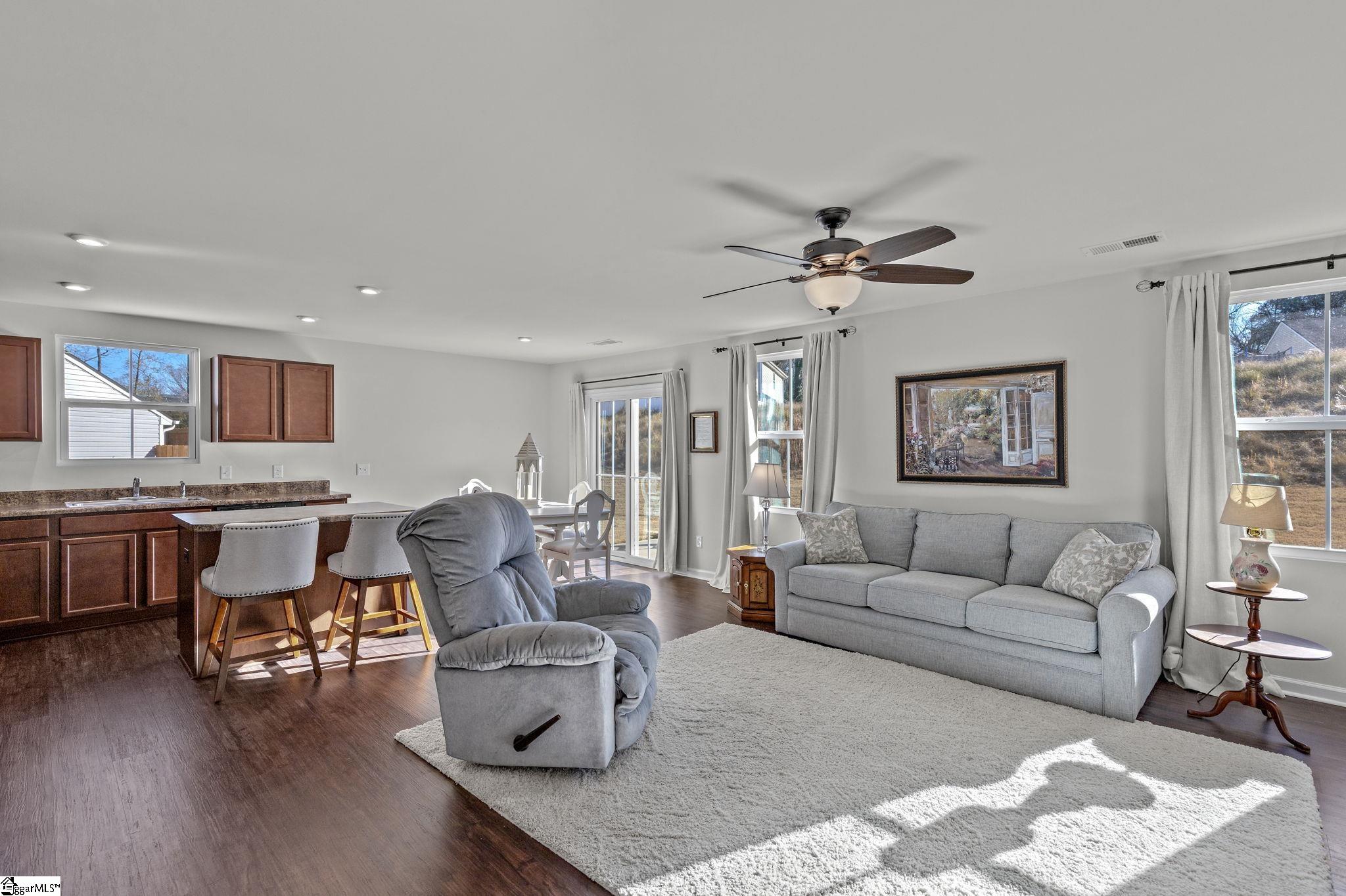 744 Parkside Drive Woodruff, SC 29388 - Photo 5 of 36