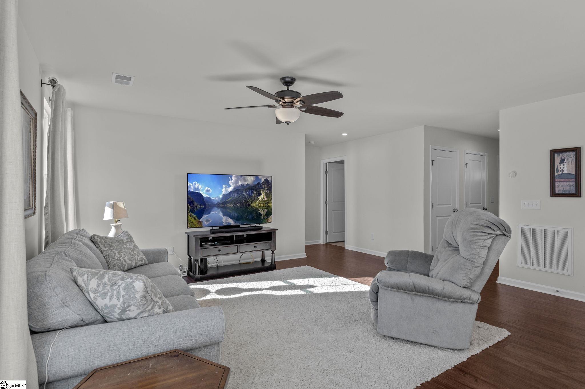 744 Parkside Drive Woodruff, SC 29388 - Photo 6 of 36