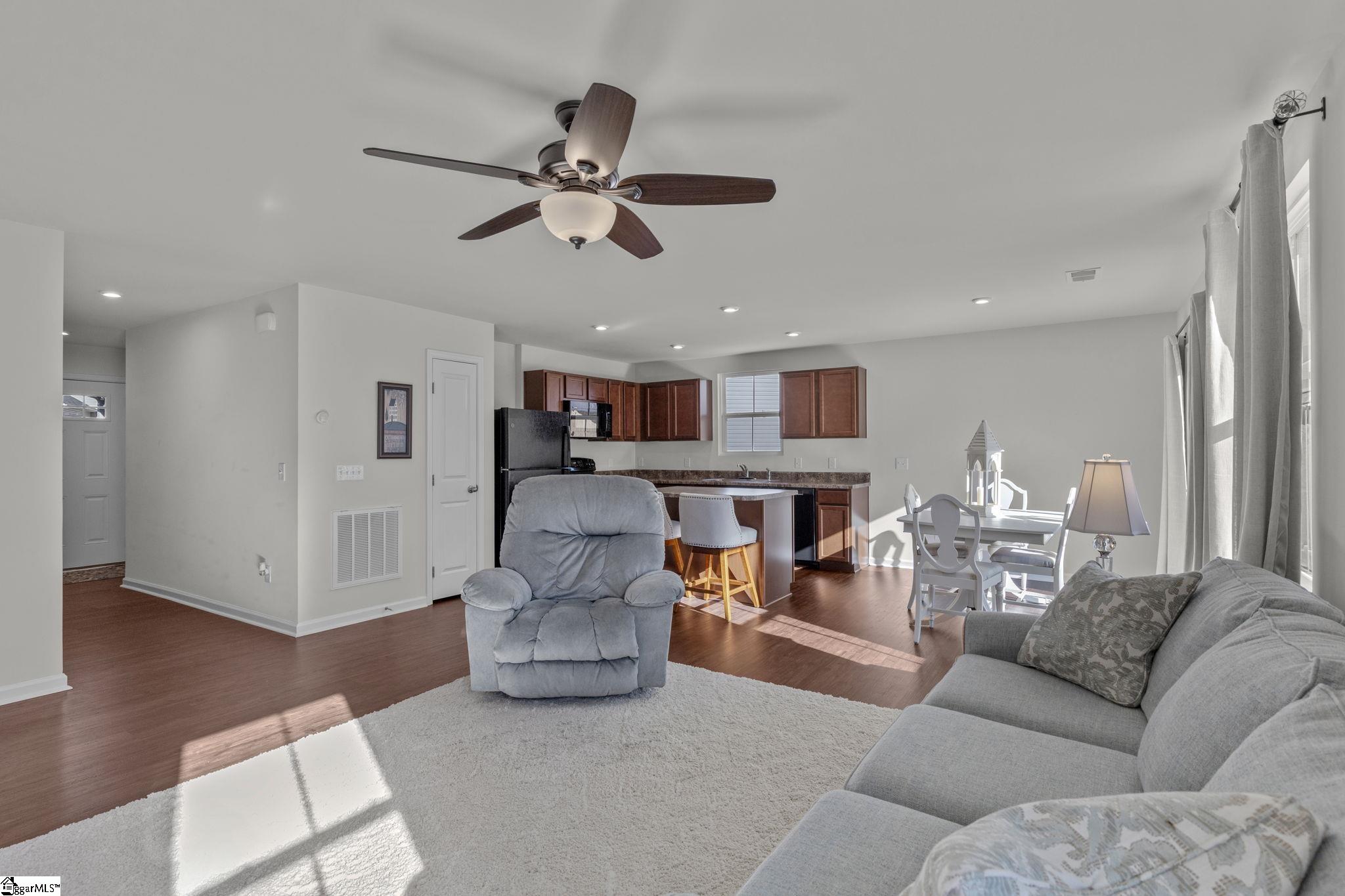 744 Parkside Drive Woodruff, SC 29388 - Photo 7 of 36