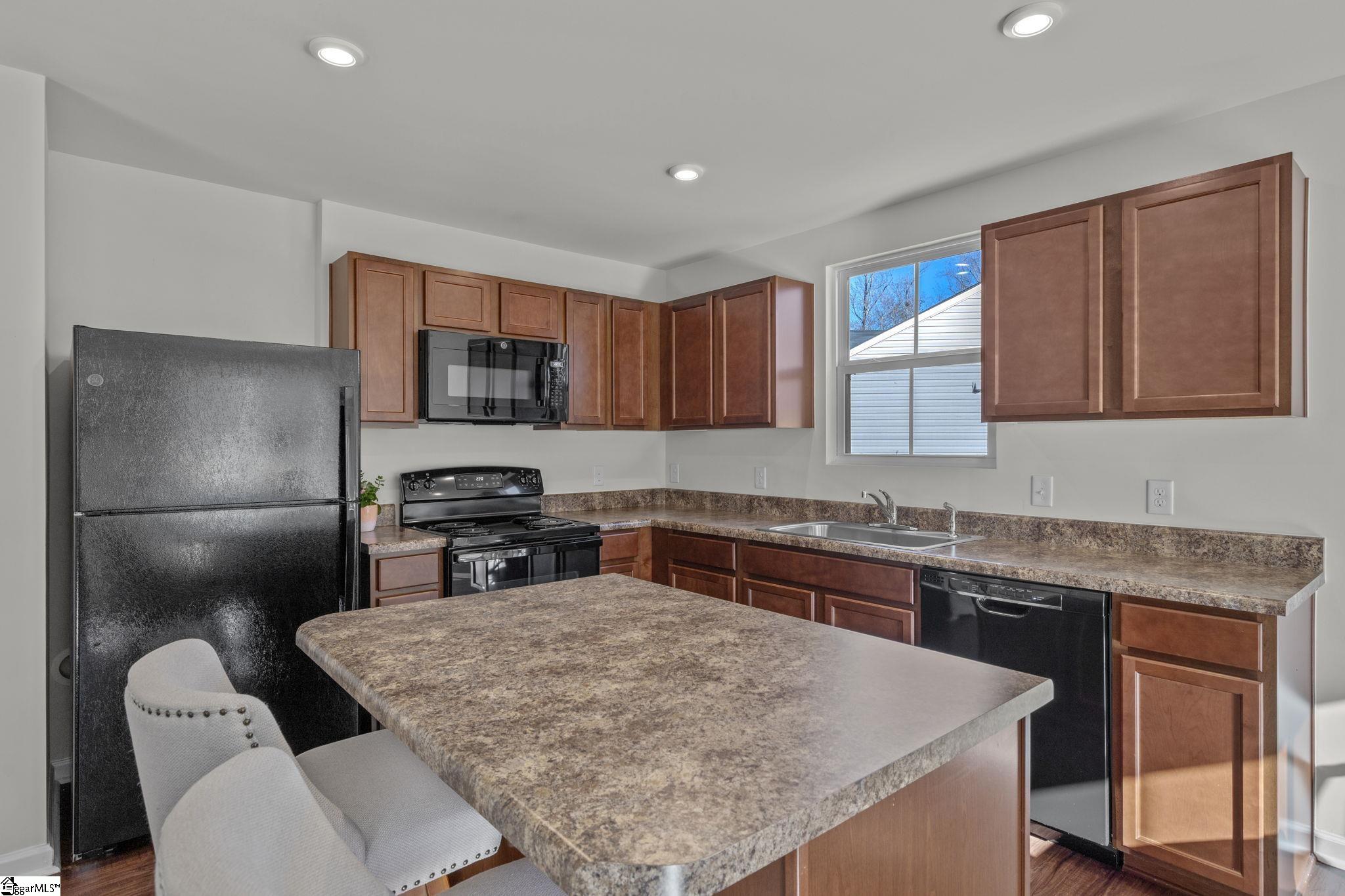 744 Parkside Drive Woodruff, SC 29388 - Photo 8 of 36