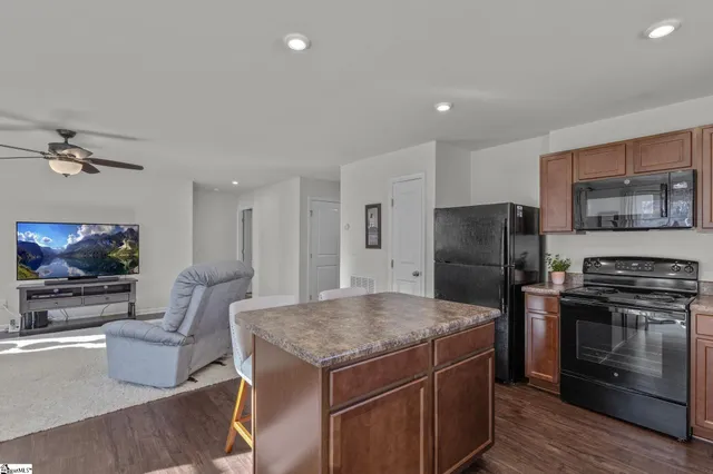 $250,000 | 744 Parkside Drive, Woodruff, SC 29388