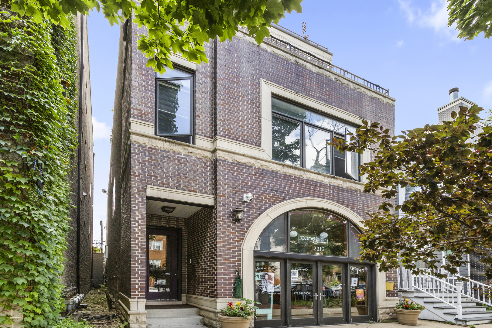 2213 West Roscoe Street, Unit 2 Chicago, IL 60618 - Photo 1 of 34