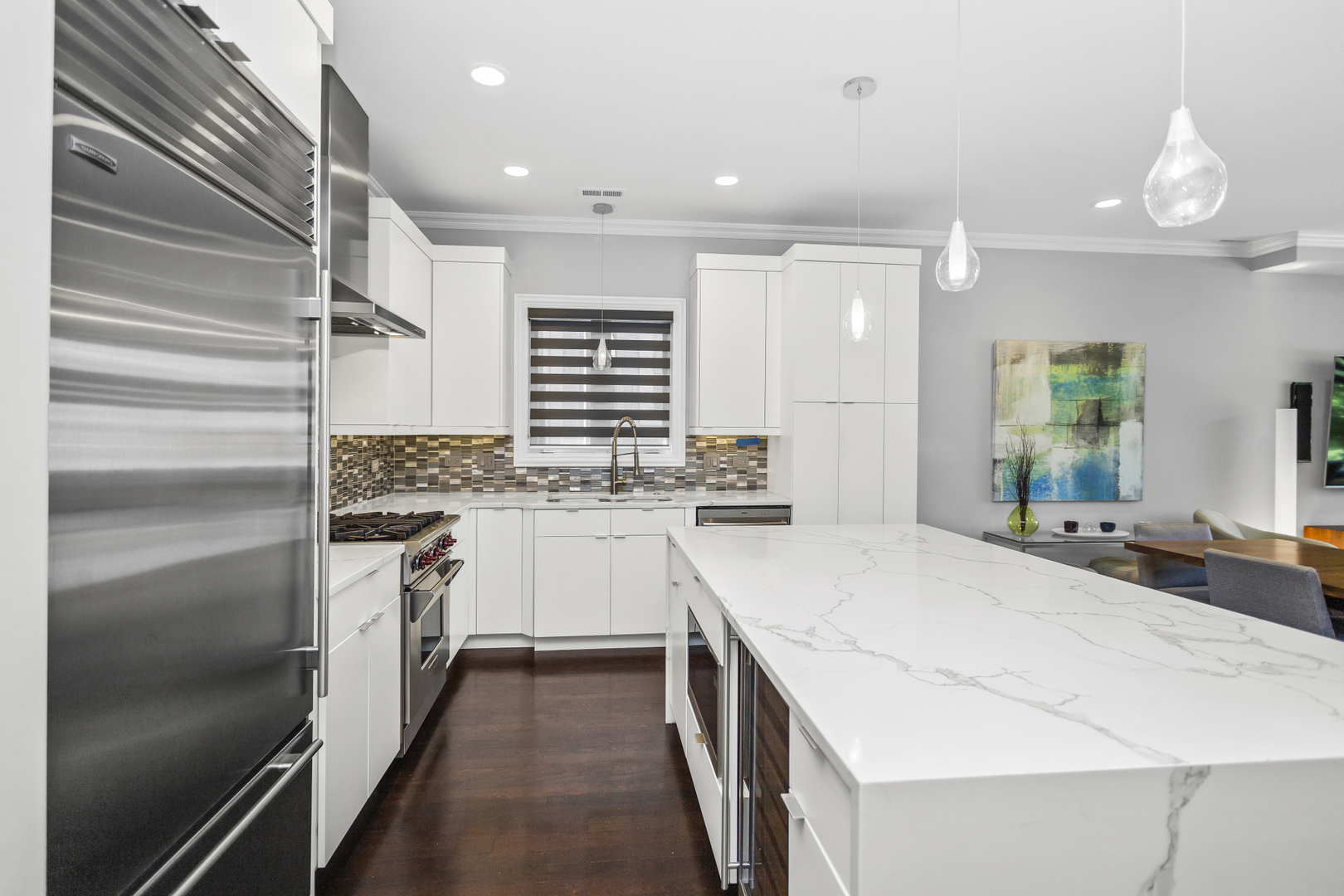 2213 West Roscoe Street, Unit 2 Chicago, IL 60618 - Photo 11 of 34