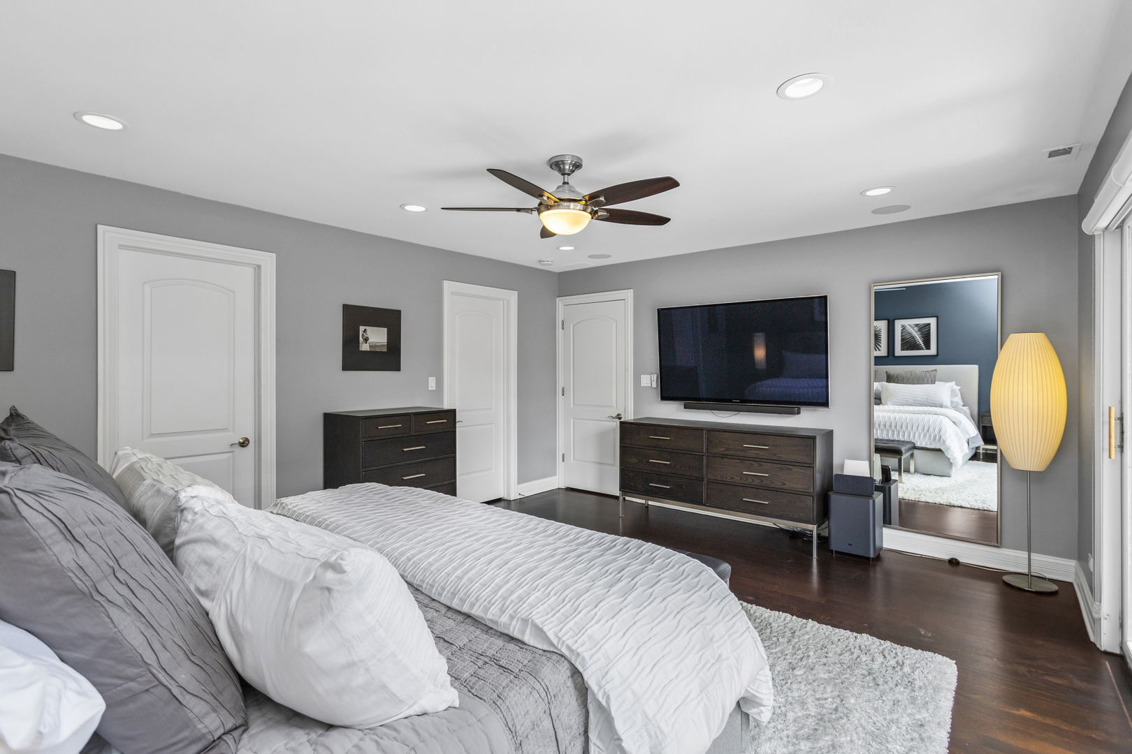 2213 West Roscoe Street, Unit 2 Chicago, IL 60618 - Photo 15 of 34