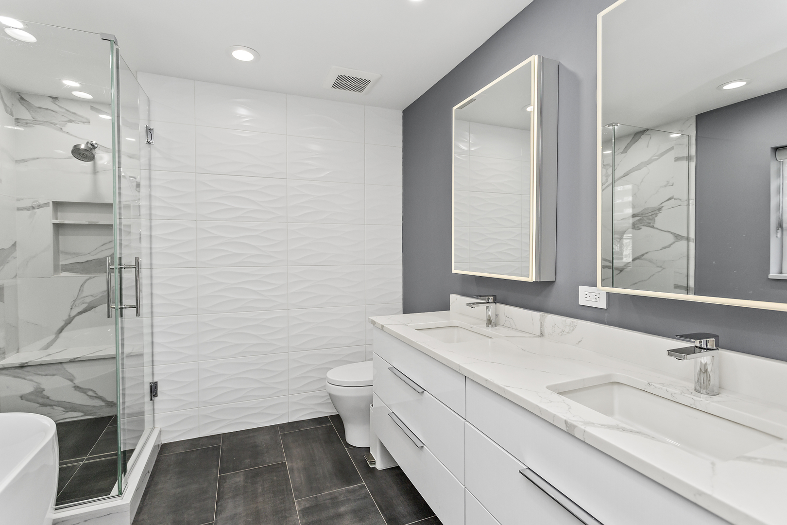 2213 West Roscoe Street, Unit 2 Chicago, IL 60618 - Photo 17 of 34