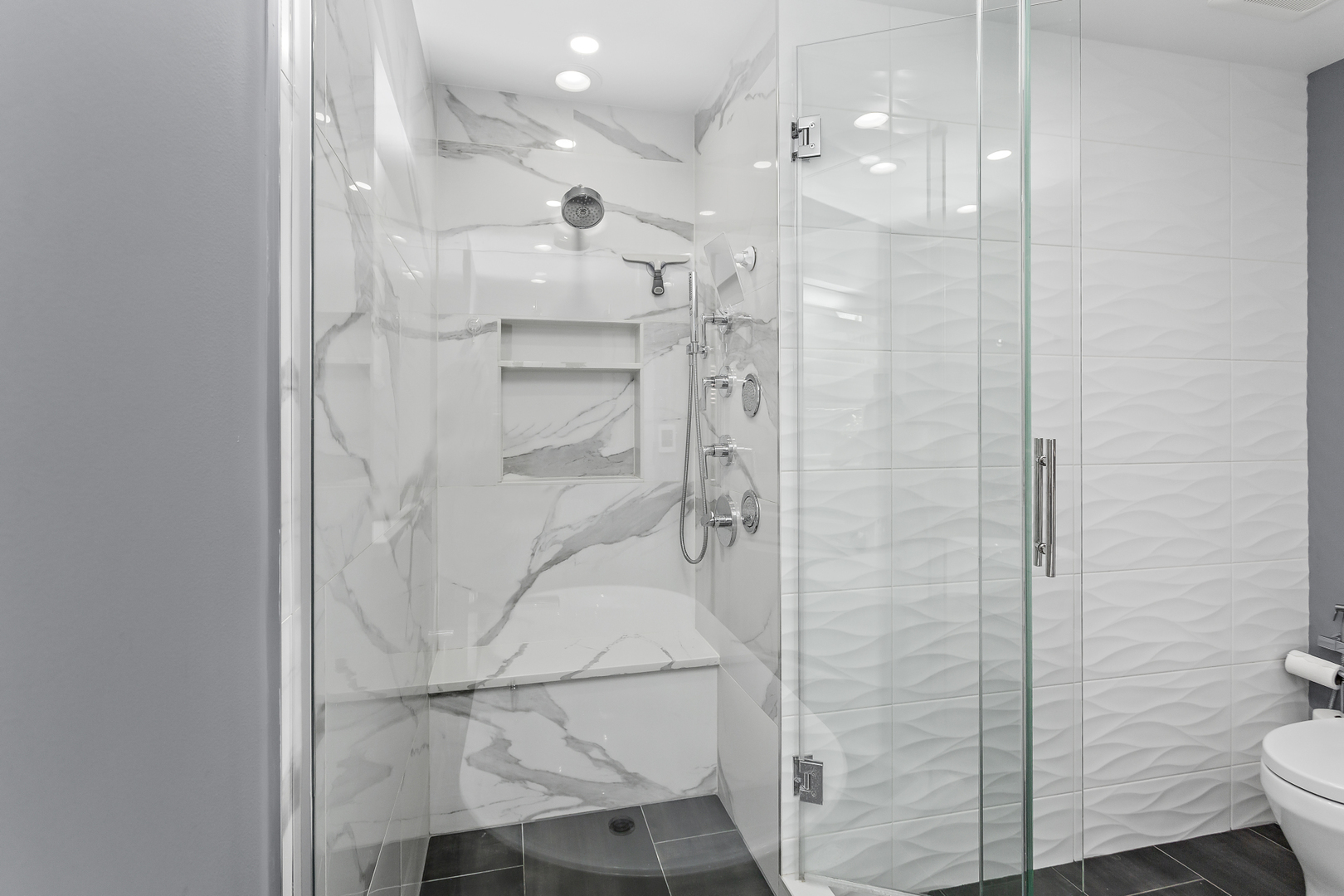 2213 West Roscoe Street, Unit 2 Chicago, IL 60618 - Photo 19 of 34