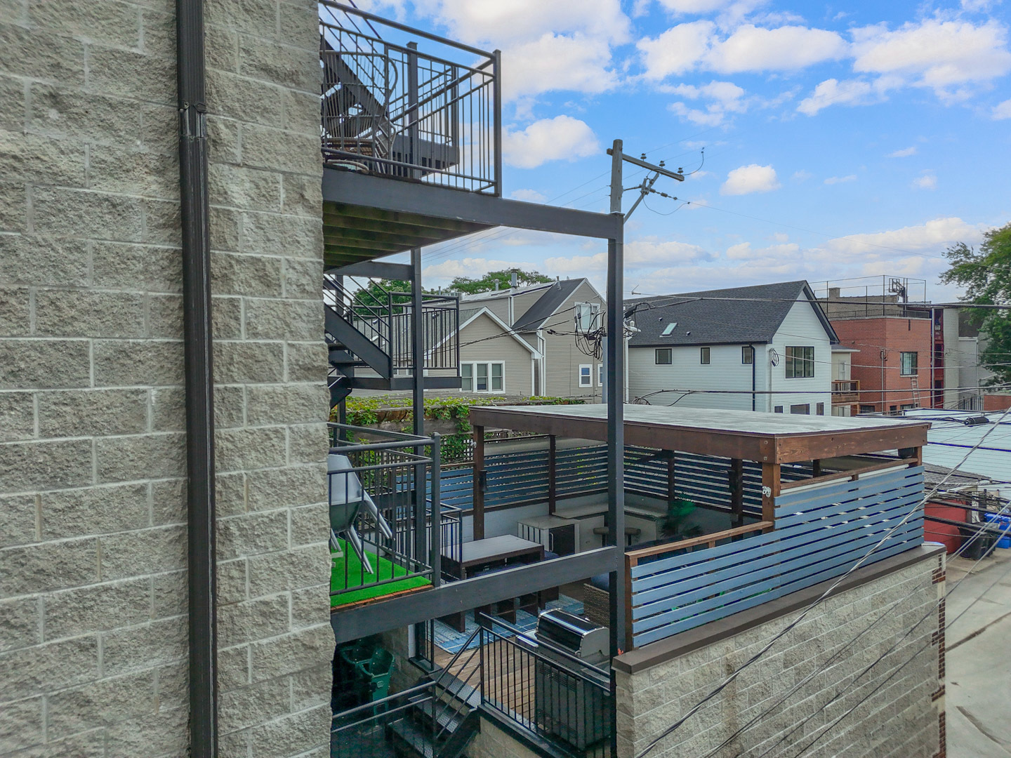 2213 West Roscoe Street, Unit 2 Chicago, IL 60618 - Photo 30 of 34