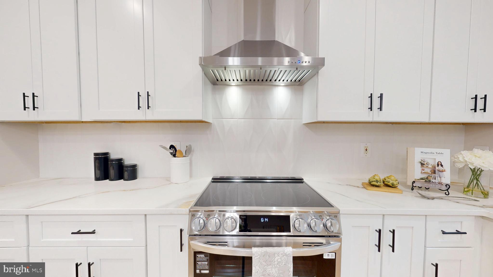11901 Cross Rd Trail Brandywine, MD 20613 - Photo 3 of 86 Hooded Electric Range