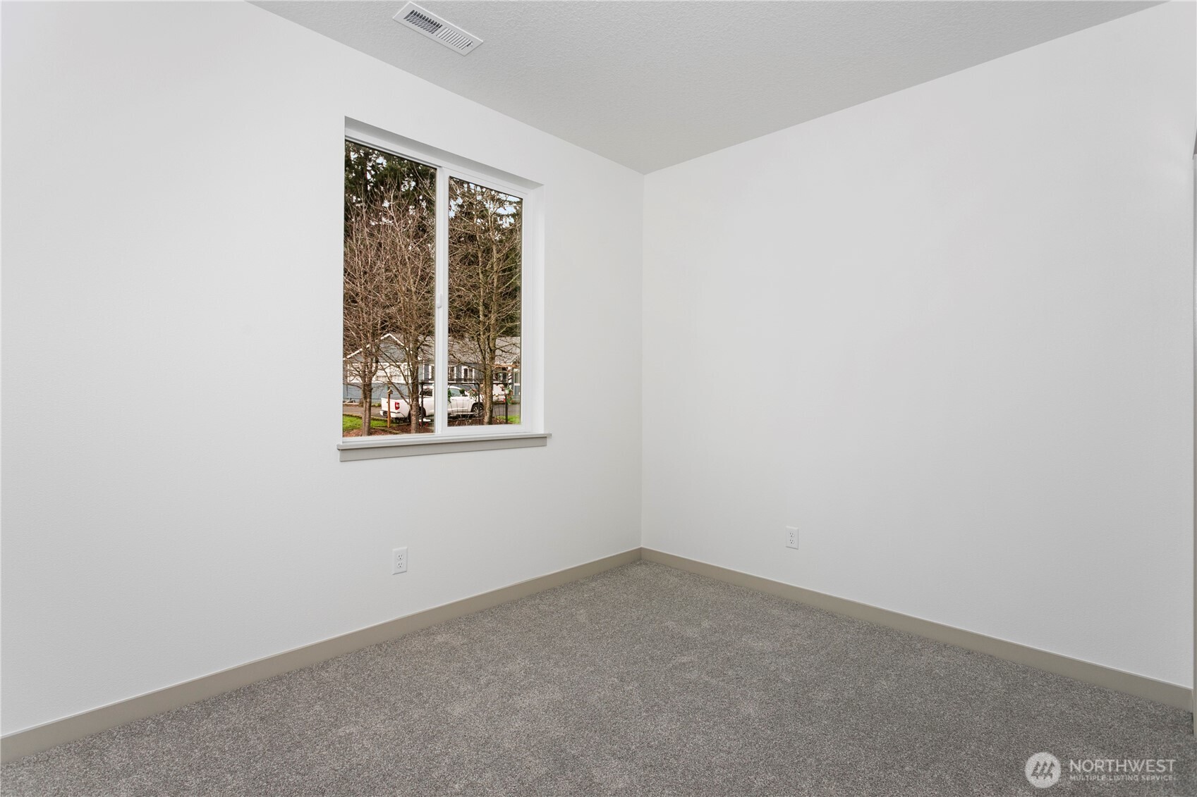 2333 West Castleman Street Longview, WA 98632 - Photo 15 of 37