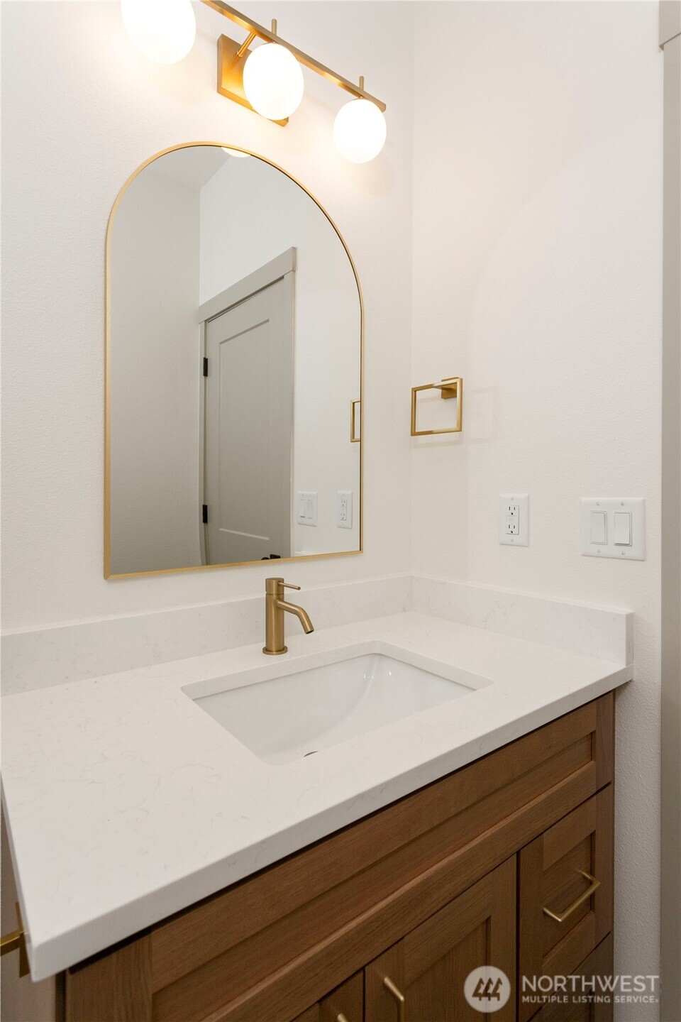 2333 West Castleman Street Longview, WA 98632 - Photo 18 of 37