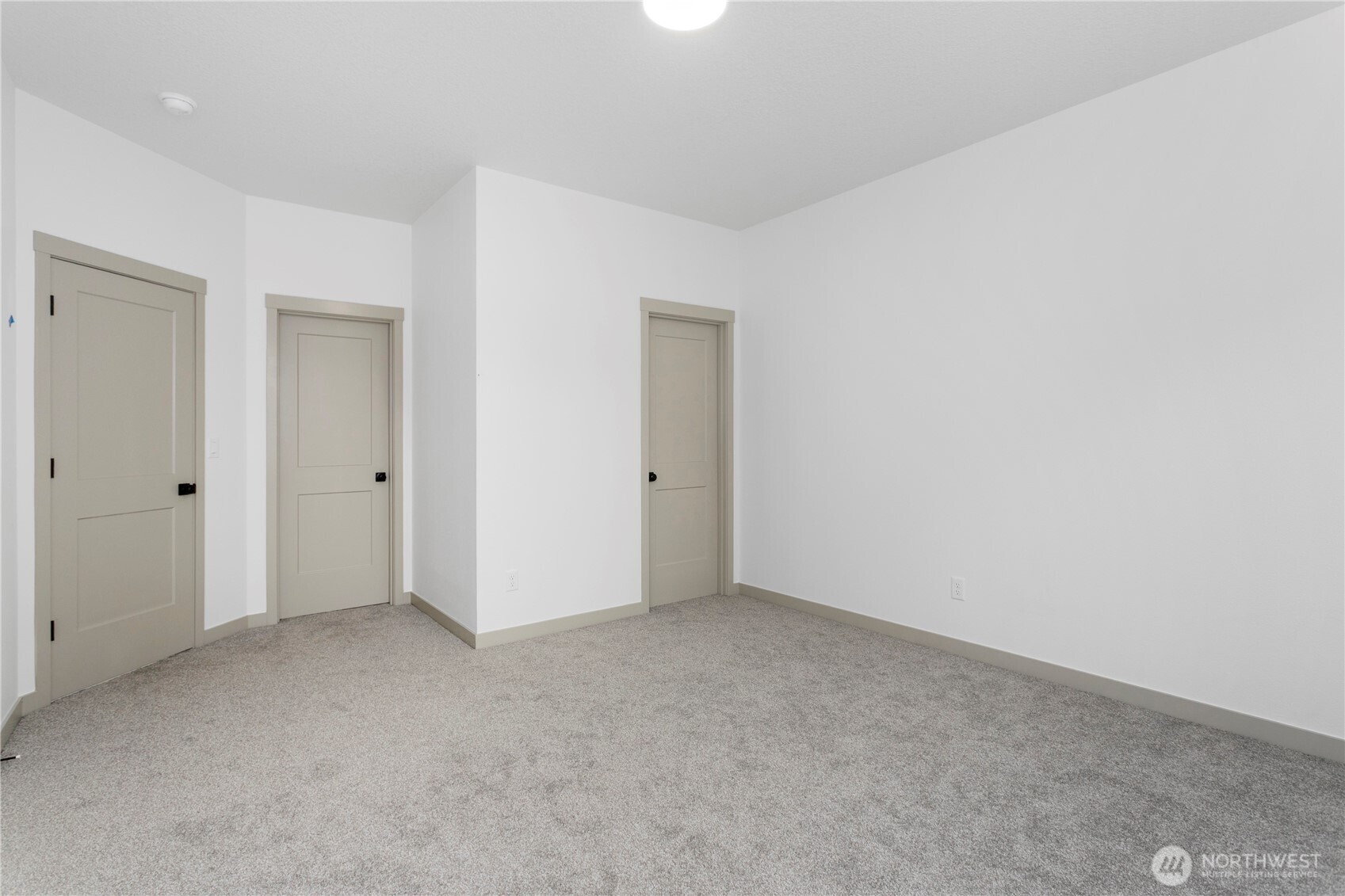 2333 West Castleman Street Longview, WA 98632 - Photo 24 of 39 a view of an empty room